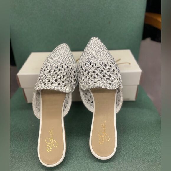 42 GOLD ladies Corra Silver & White Mule Flats - Picture 4 of 4